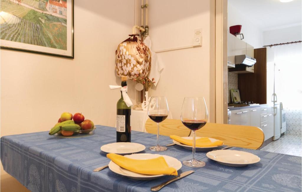 Napoje w obiekcie 2 Bedroom Lovely Apartment In Rovinj