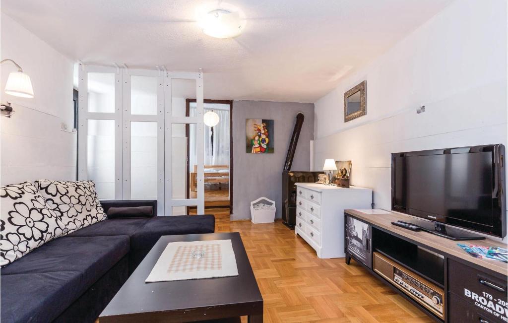 Kuchyň nebo kuchyňský kout v ubytování Awesome Apartment In Novi Vinodolski