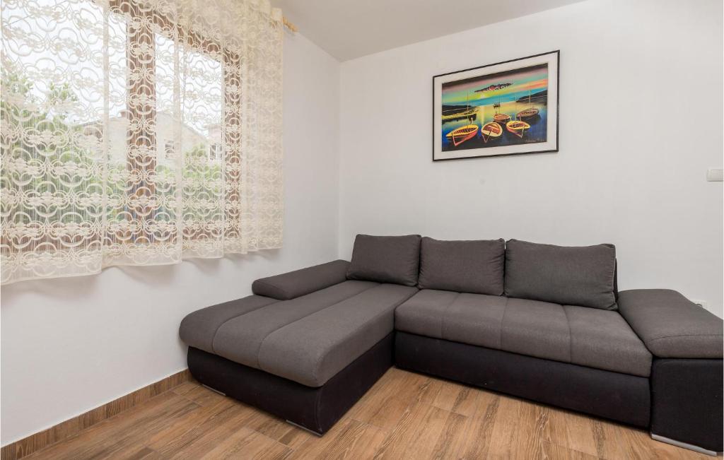 Posezení v ubytování Nice Apartment In Cres With Kitchen