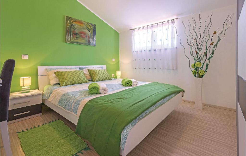 Postel nebo postele na pokoji v ubytování Cozy Home In Pula With Wifi