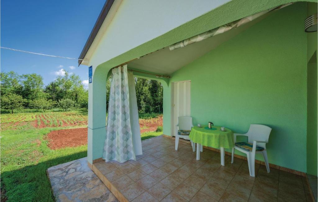 Ogród w obiekcie Studio Apartment In Sv,lovrec