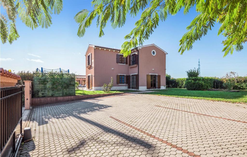 Ogród w obiekcie Pet Friendly Home In Barban With Sauna