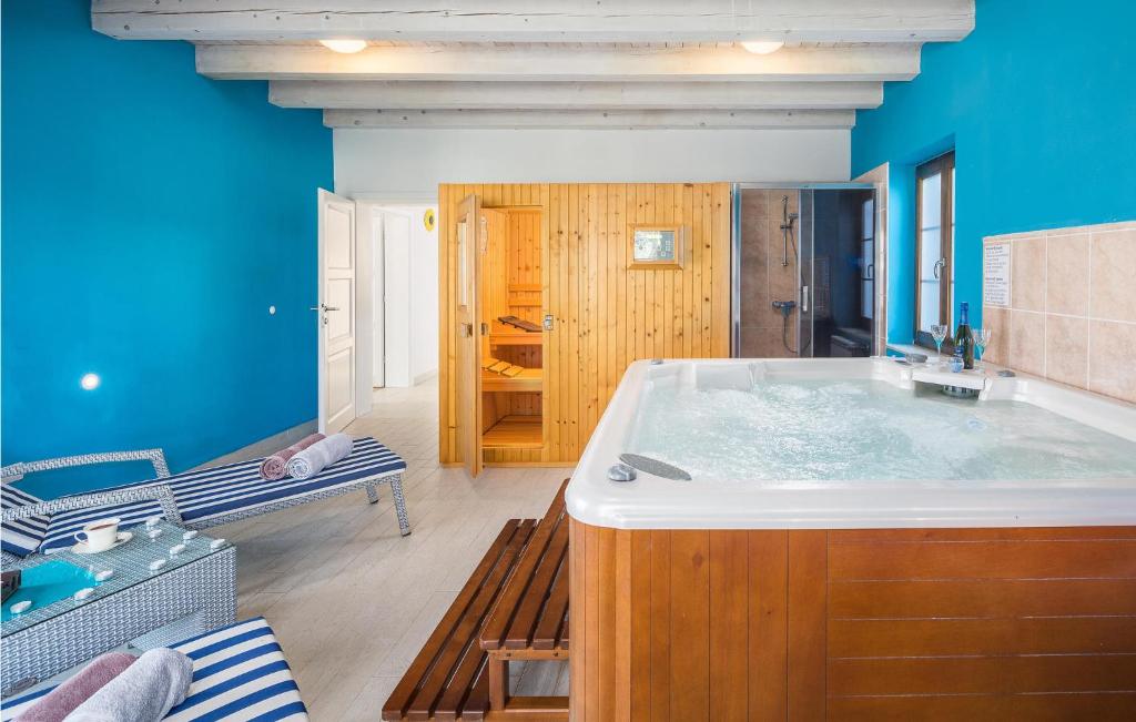 Łazienka w obiekcie Pet Friendly Home In Barban With Sauna