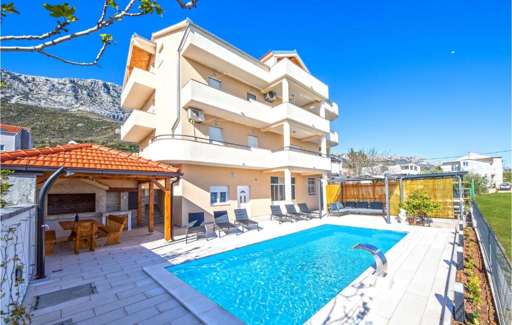 Amazing Apartment In Kastel Gomilica