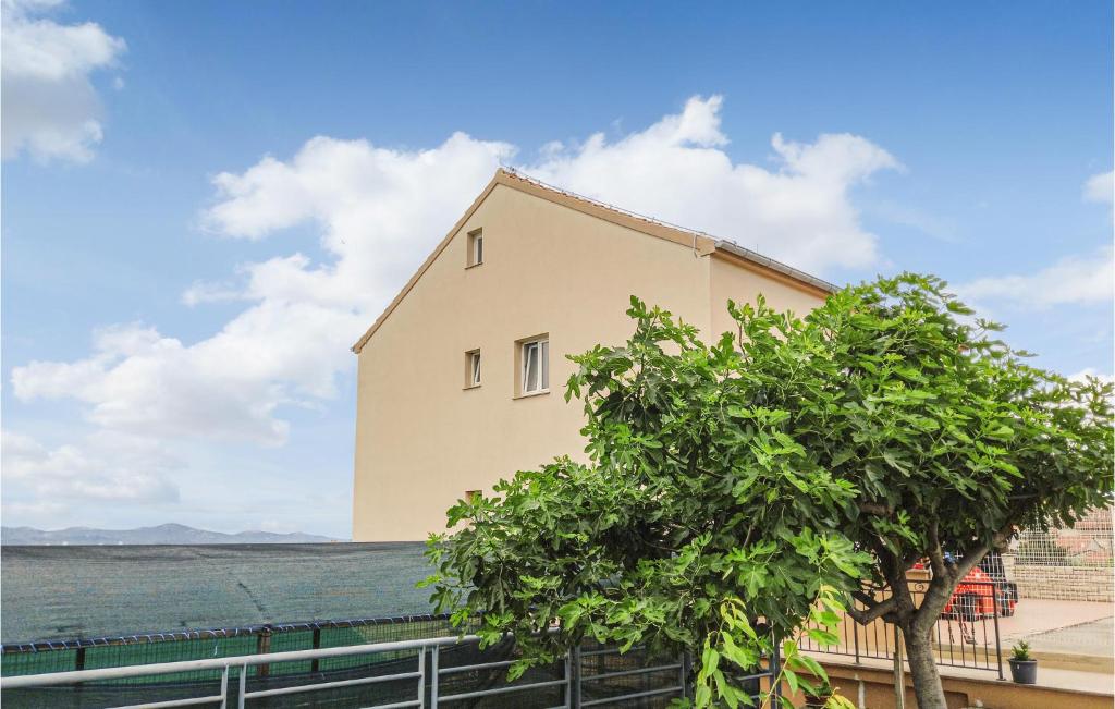 Cozy Apartment In Zadar With Wifi