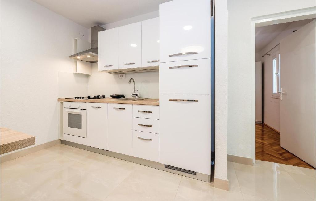 Fotografie z fotogalerie ubytování Amazing Apartment In Sibenik With Sauna v Šibeniku