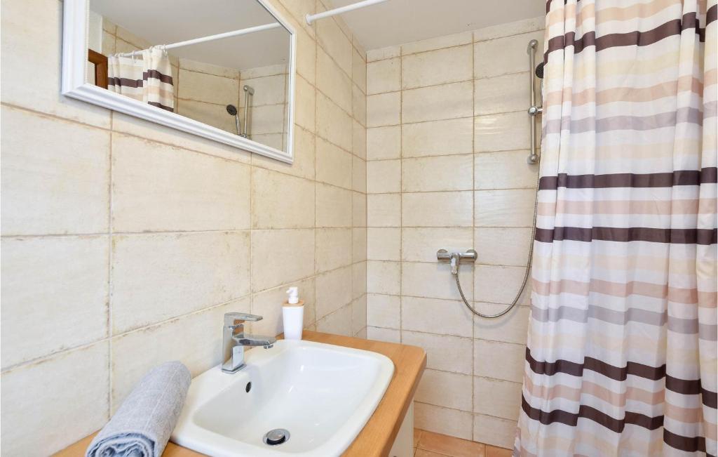 Kúpeľňa v ubytovaní 2 Bedroom Beautiful Home In Trilj