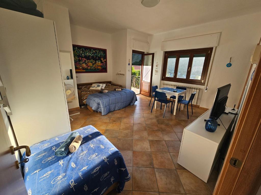 Un pat sau paturi într-o cameră la La Casa di Mario a San Lorenzo al mare