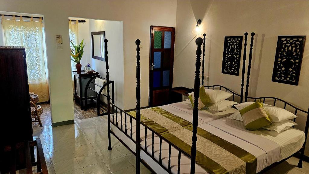 Nooit Gedacht Heritage Hotel (Original Dutch Governors House) - 1