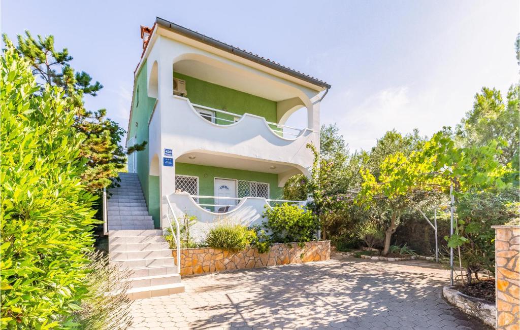 Nice Apartment In Pula With Kitchen
