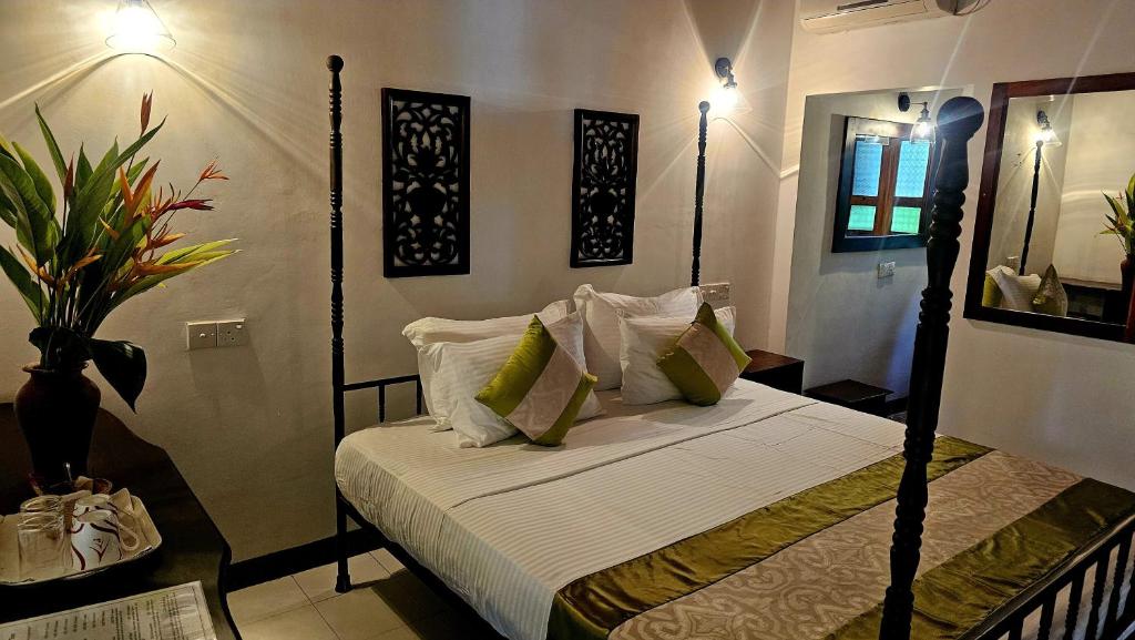 Nooit Gedacht Heritage Hotel (Original Dutch Governors House) - 2