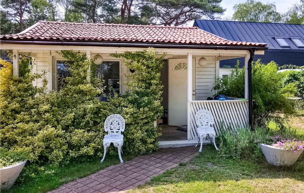Zahrada ubytování Stunning Home In Höllviken With Wifi