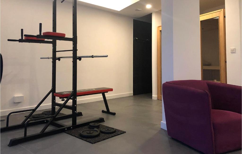 Posilňovňa alebo fitness centrum v ubytovaní Nice Home In Okrug Gornji With Sauna