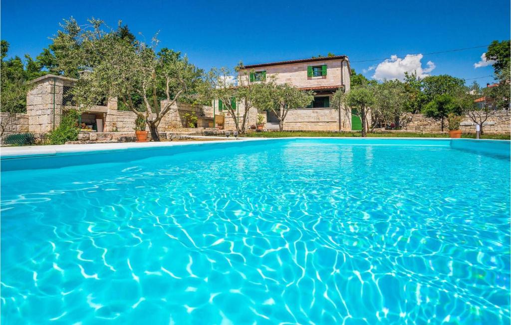 Bassein majutusasutuses Villa Posedarje või selle lähedal