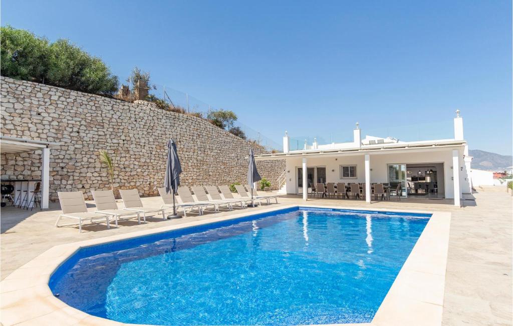 Bazén v ubytovaní Stunning Home In Las Lagunas De Mijas alebo v jeho blízkosti