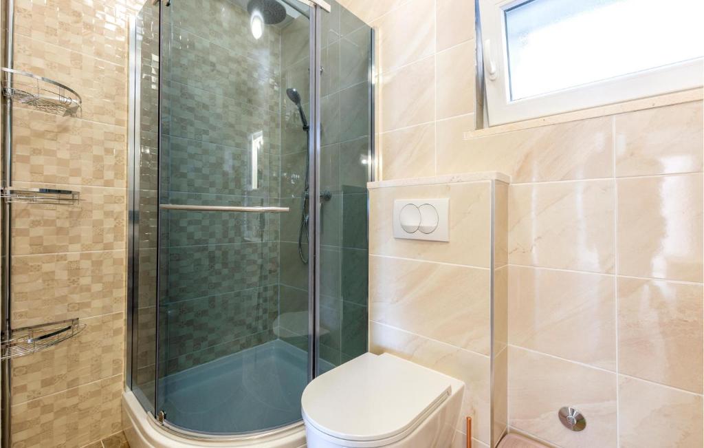Kúpeľňa v ubytovaní Cozy Apartment In Suvi Potok, Jesenice,