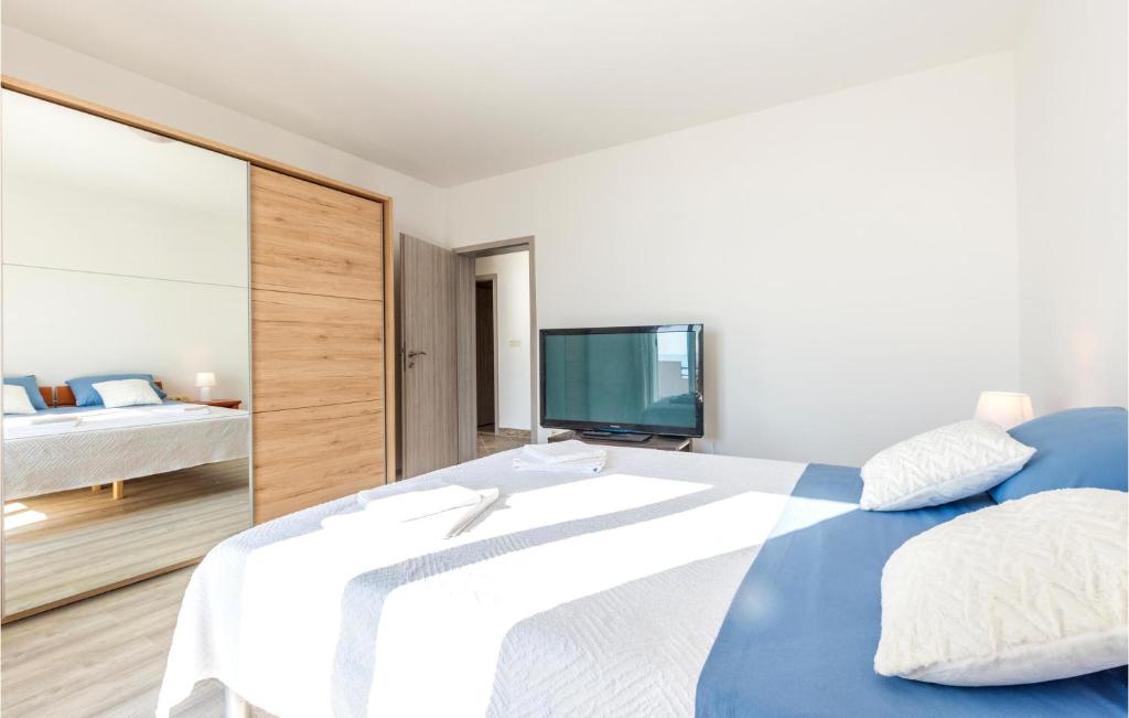 Posteľ alebo postele v izbe v ubytovaní Cozy Apartment In Suvi Potok, Jesenice,