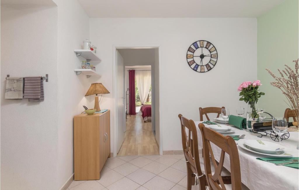 Zdjęcie z galerii obiektu Holiday Home Cere Cere Ii w mieście Santalezi