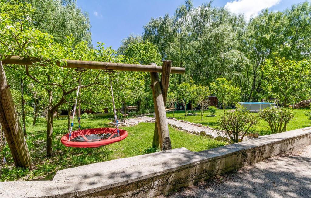 Zahrada ubytování 2 Bedroom Pet Friendly Home In Breze