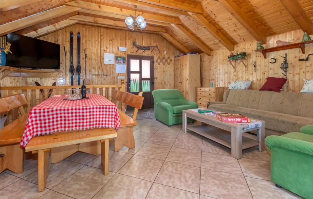 Posezení v ubytování 2 Bedroom Pet Friendly Home In Breze