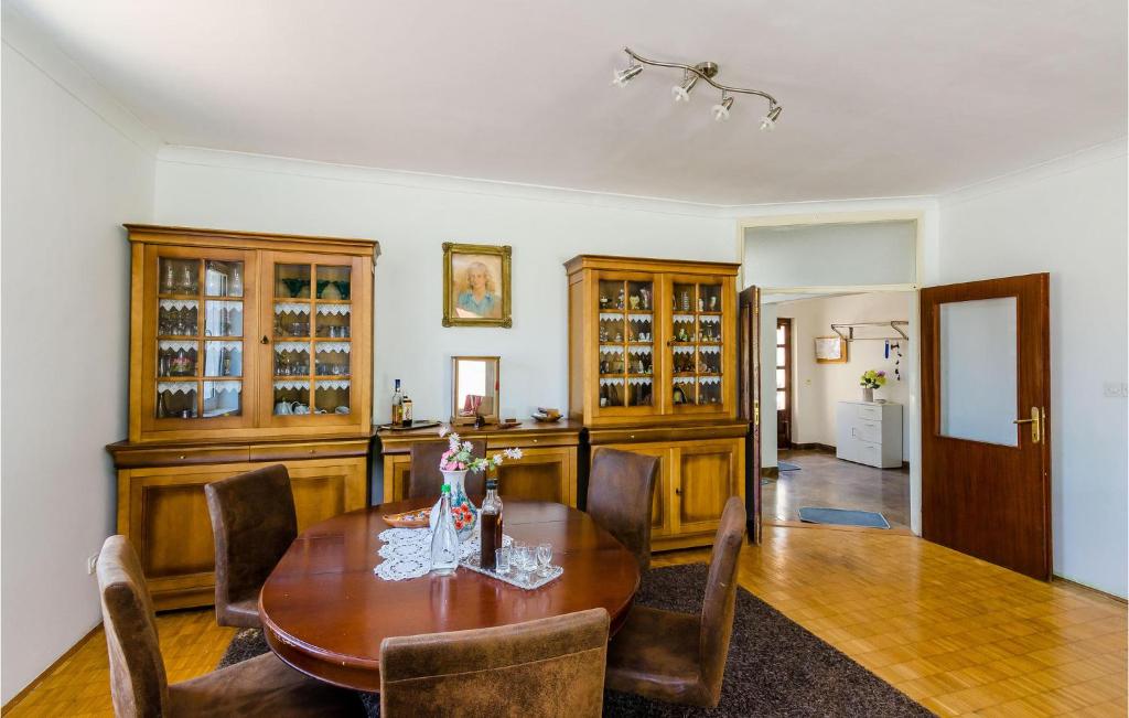Fotografia z galérie ubytovania Stunning Home In Broce With Wifi v destinácii Broce