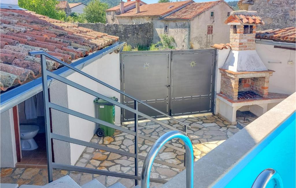 widok z balkonu domu w obiekcie Cozy Home In Buzet With Wifi w mieście Buzet