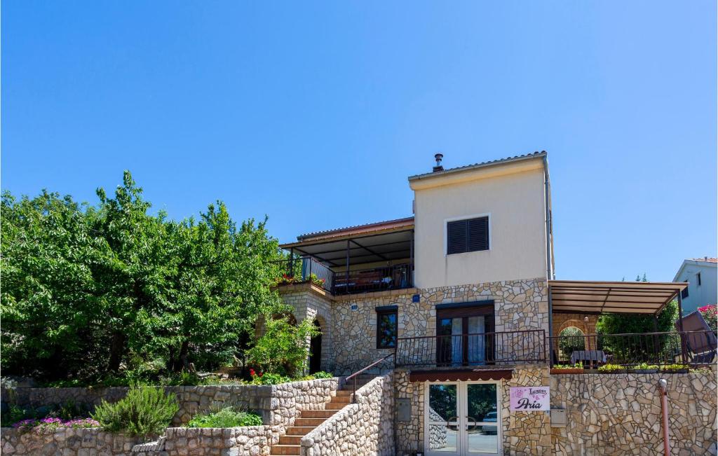 Awesome Apartment In Njivice With Wifi