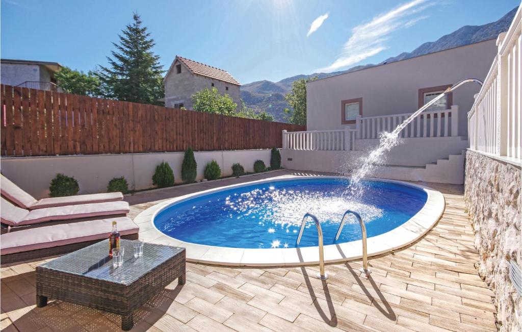 Fotografia z galérie ubytovania Holiday Home Zagvozd 05 v destinácii Zagvozd