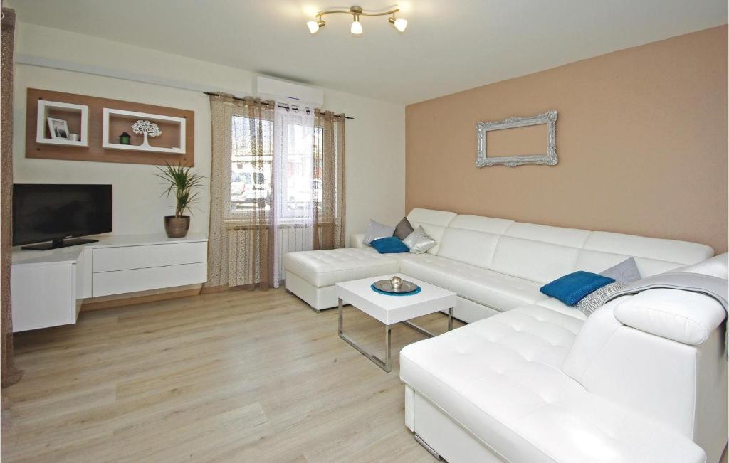Fotografia z galérie ubytovania Holiday Home Zagvozd 05 v destinácii Zagvozd