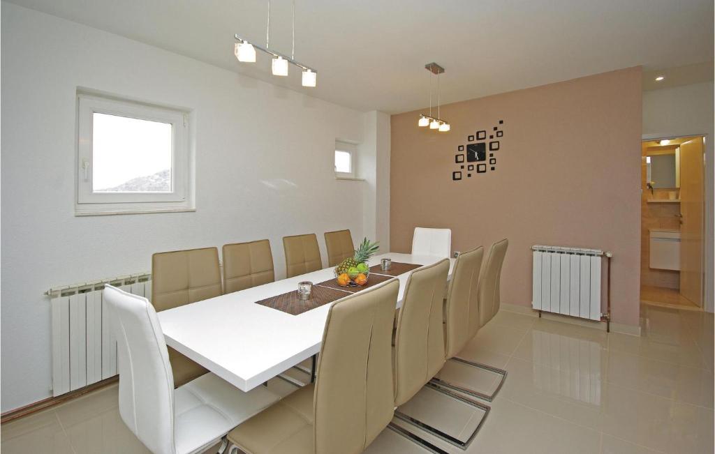 Fotografia z galérie ubytovania Holiday Home Zagvozd 05 v destinácii Zagvozd