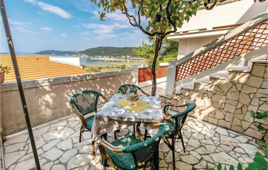 Balkón nebo terasa v ubytování Gorgeous Apartment In Supetarska Draga