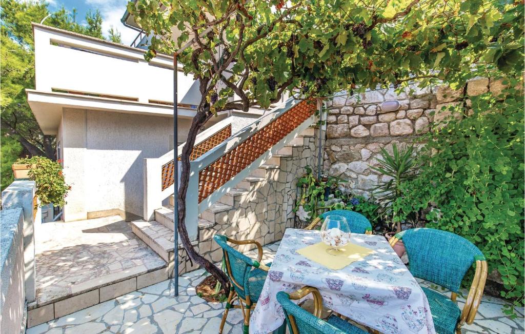 Balkón nebo terasa v ubytování Gorgeous Apartment In Supetarska Draga