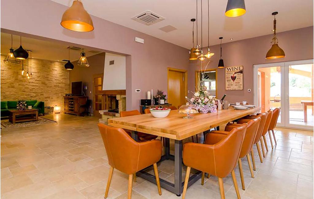 Fotografie z fotogalerie ubytování Cozy Home In Prkos With Wifi v destinaci Prkos