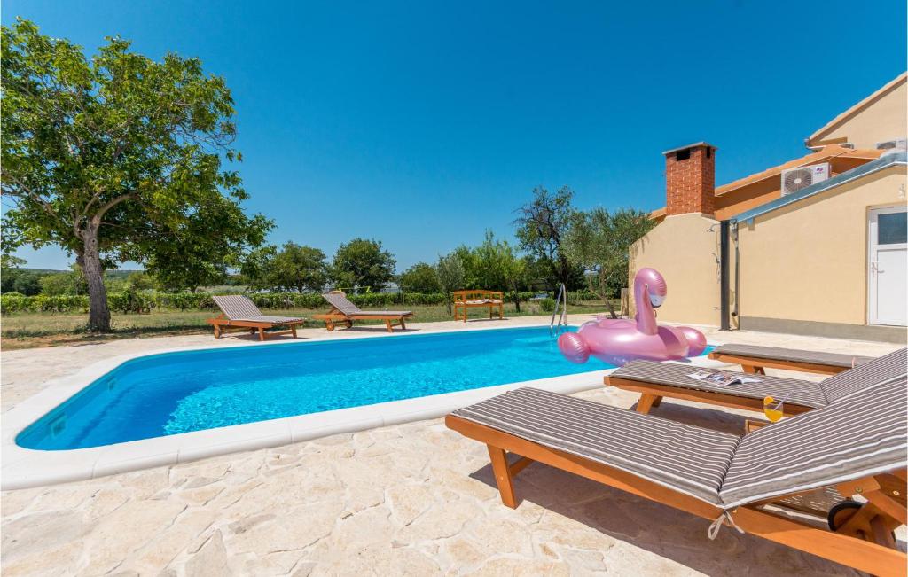 4 Bedroom Stunning Home In Polaca