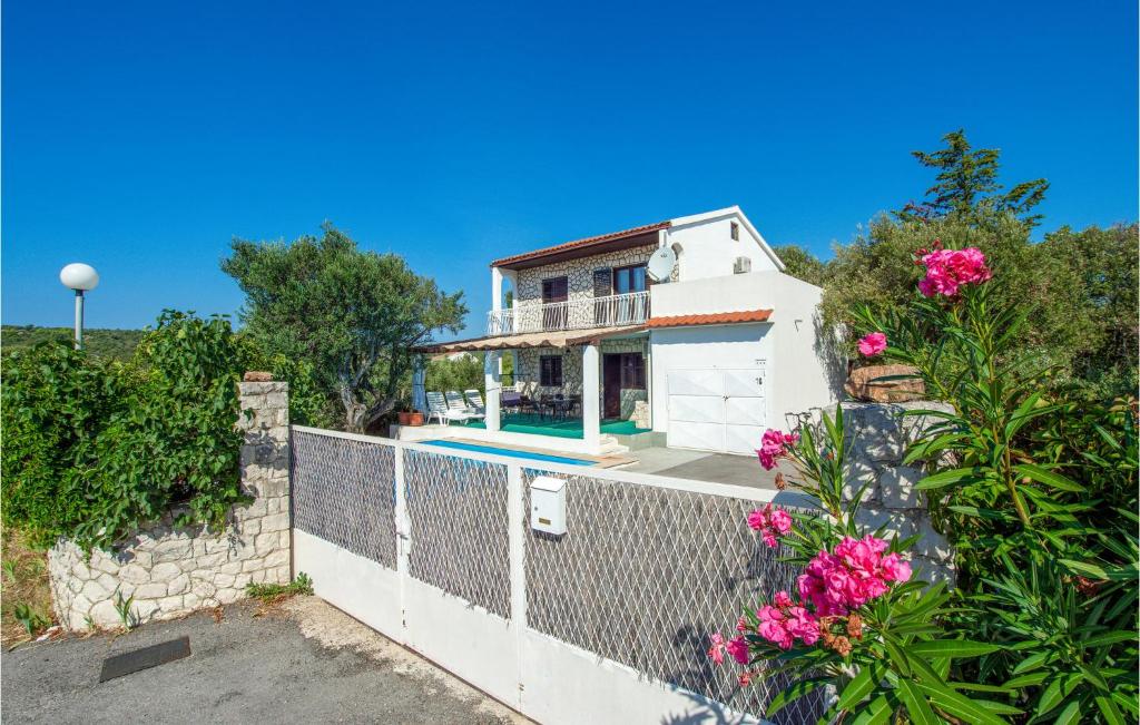 Bazén v ubytovaní Holiday Home Vinisce With Sea View I alebo v jeho blízkosti