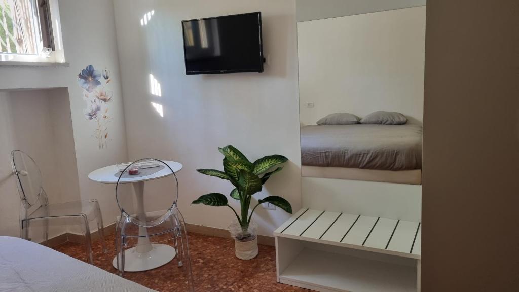 BAM BAM TIBURTINA Guesthouse - 14