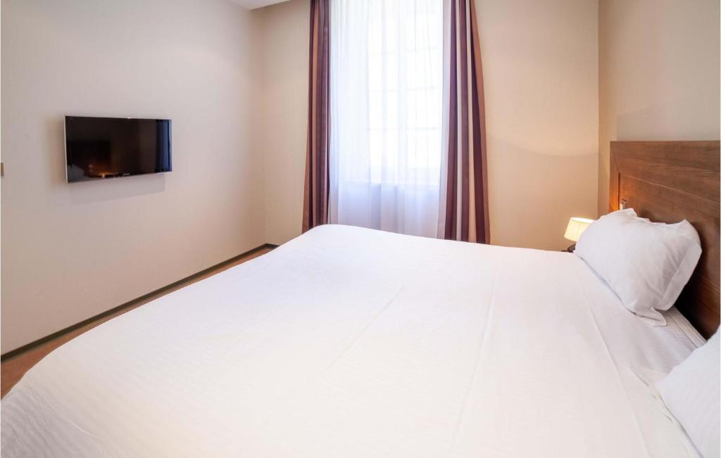 Posteľ alebo postele v izbe v ubytovaní Nice Apartment In Saint-Affrique
