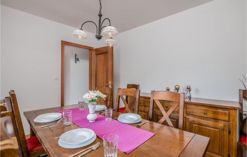 Fotografie z fotogalerie ubytování Lovely Home In Draga Bascanska v destinaci Draga Bašćanska