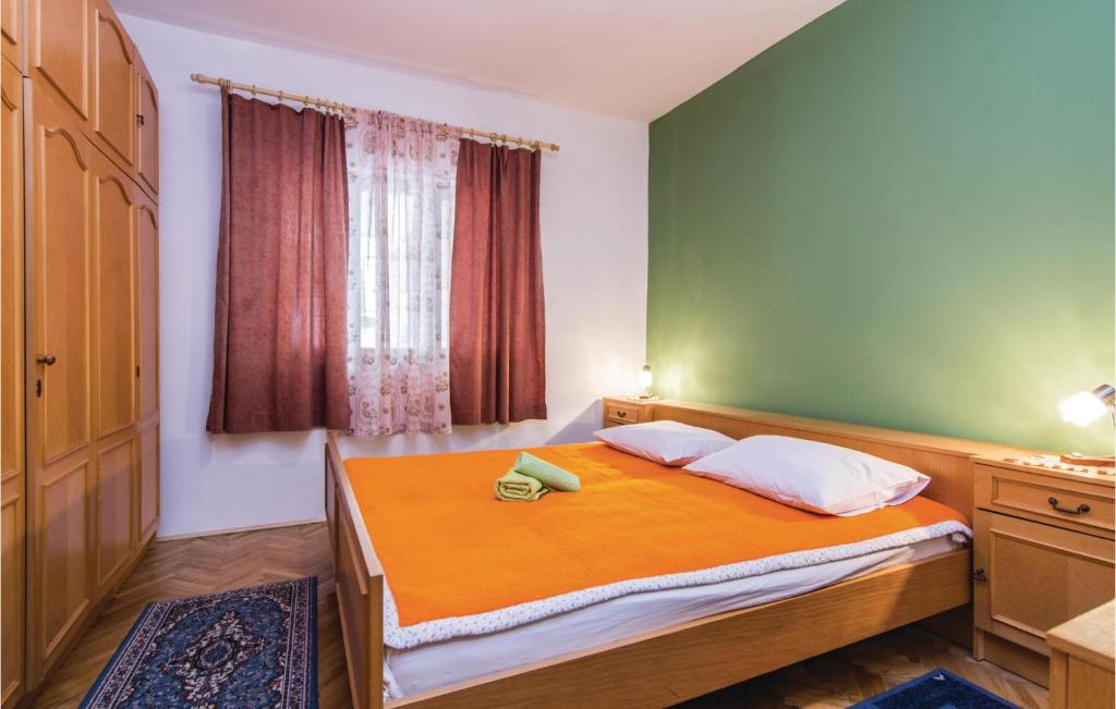 Posteľ alebo postele v izbe v ubytovaní Beautiful Apartment In Starigrad