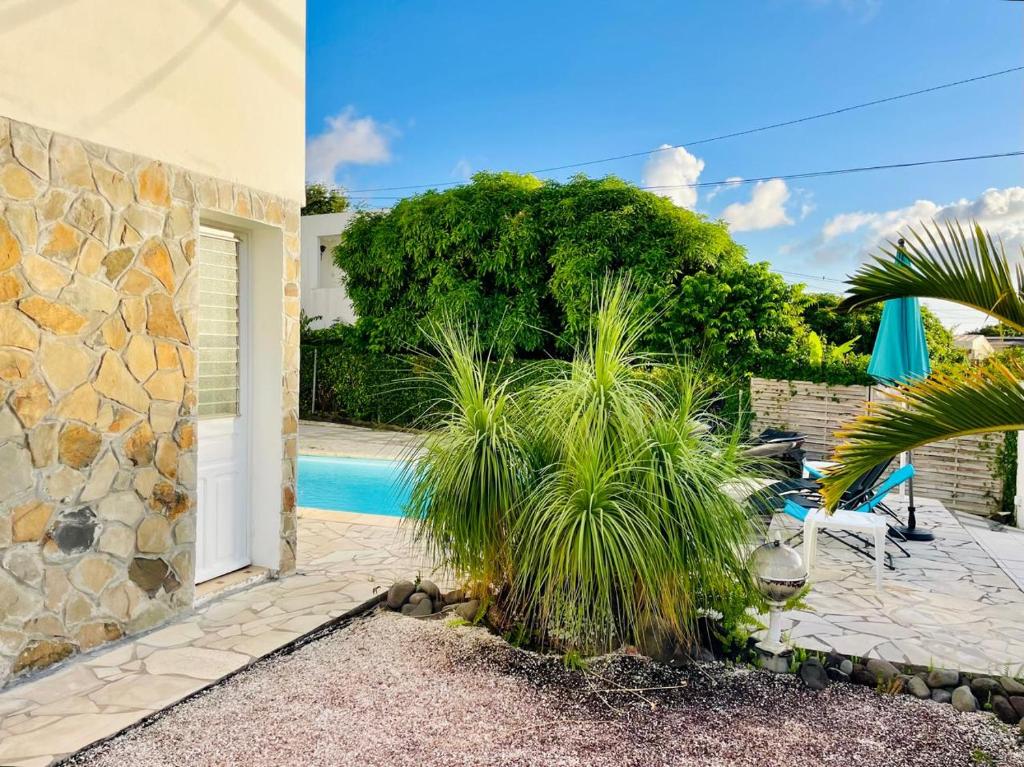 Bazén v ubytování Studio Stay in Cluny nebo v jeho okolí