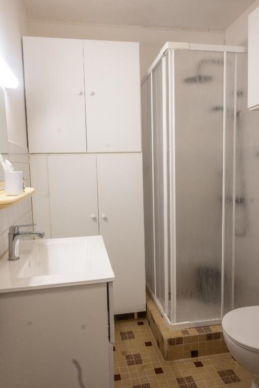Koupelna v ubytování Studio Stay in Cluny