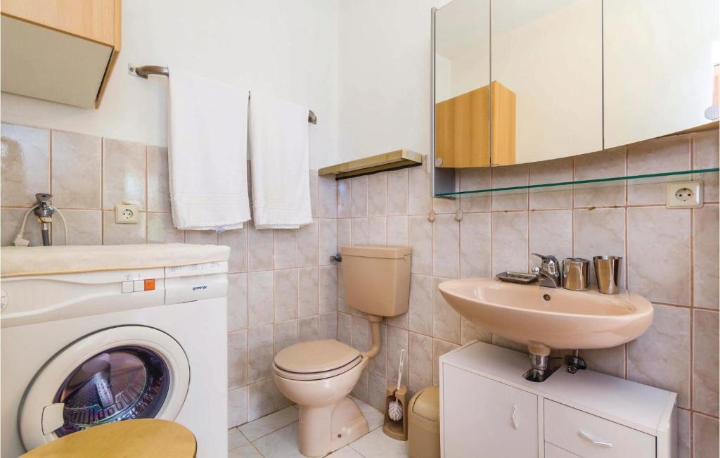 Fotografie z fotogalerie ubytování Cozy Apartment In Opric With Wifi v destinaci Opric