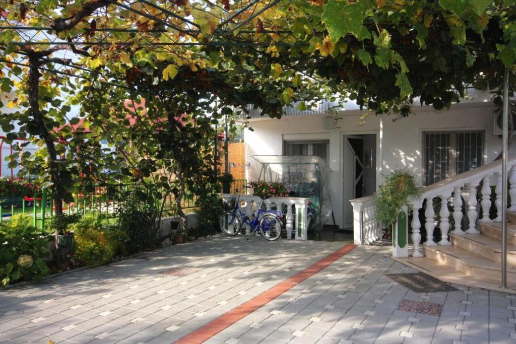 Vonkajšia záhrada v ubytovaní Apartments Let