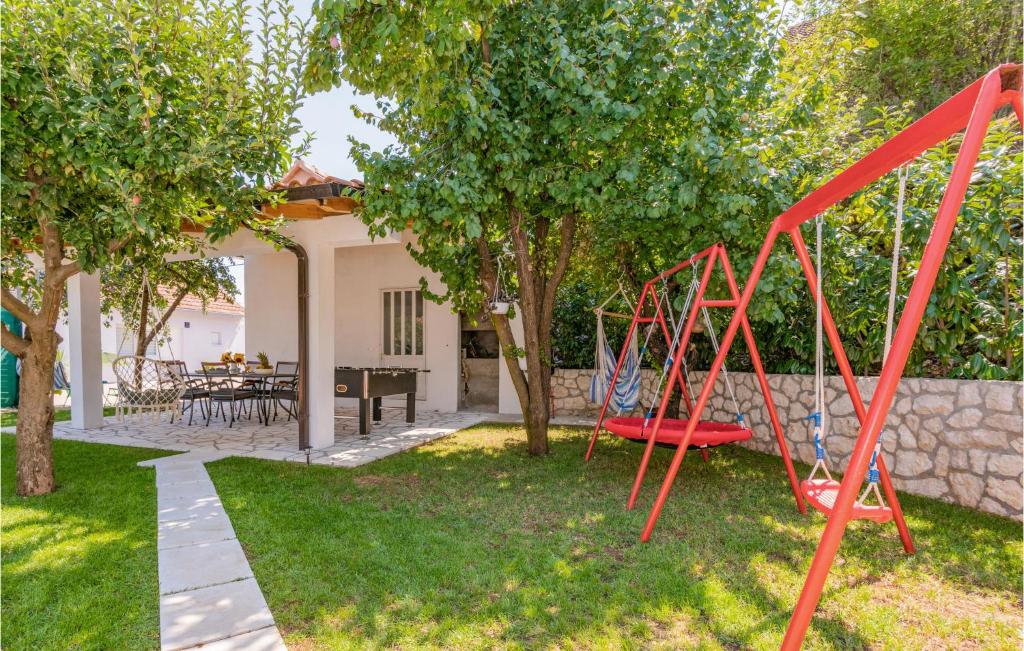 Fotografia z galérie ubytovania Beautiful Home In Runovic v destinácii Runović