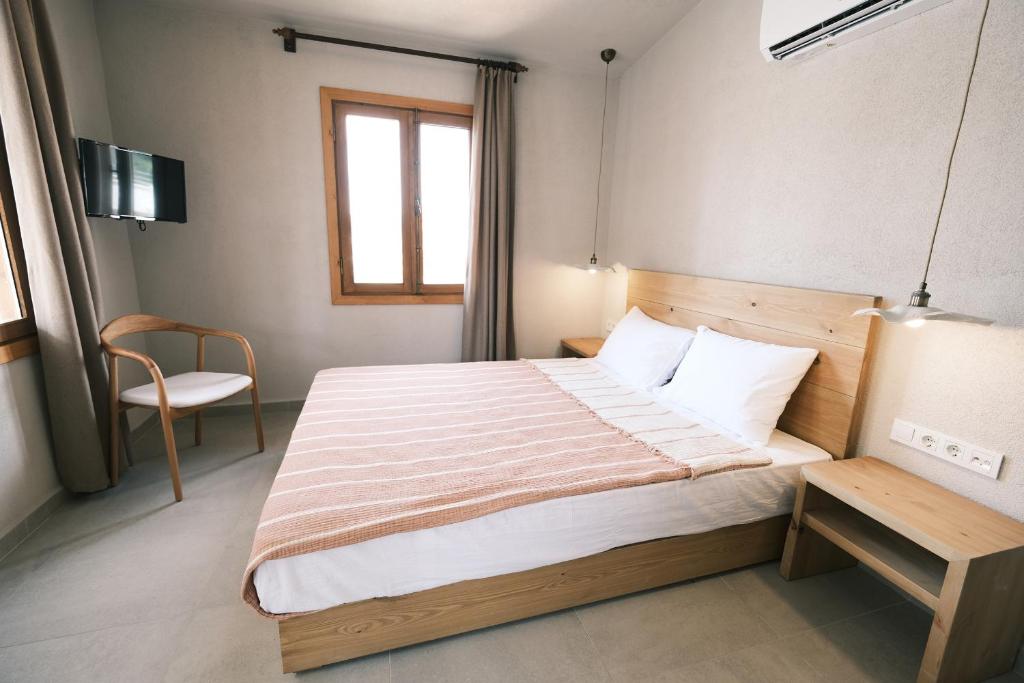 Nephos Beach Hotel - Deluxe Tweepersoonskamer Met Balkon