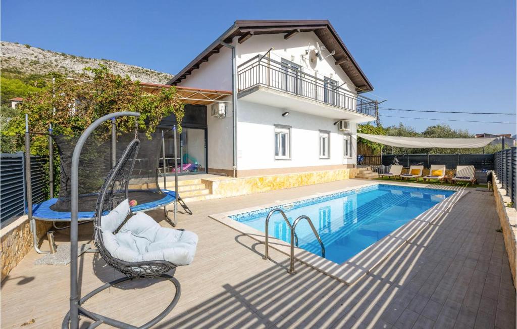 Beautiful Home In Tugare