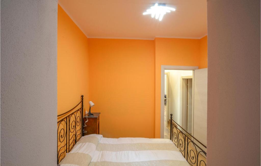 Postel nebo postele na pokoji v ubytování Awesome Apartment In Camaiore With Wifi