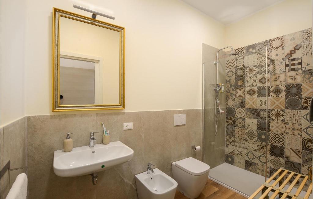 Koupelna v ubytování Awesome Apartment In Camaiore With Wifi