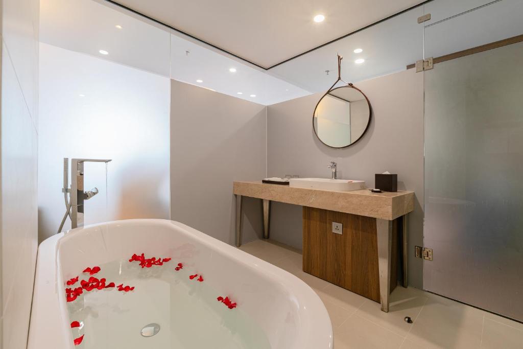 Executive Twin Sea View