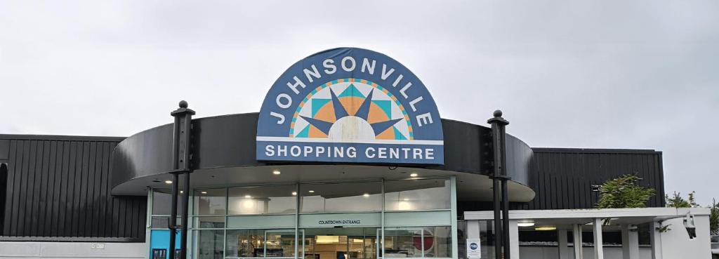 Skyline Vista - Entirely New House with Luxe Views, Espresso, Netflix & Free Parking - Resim 40